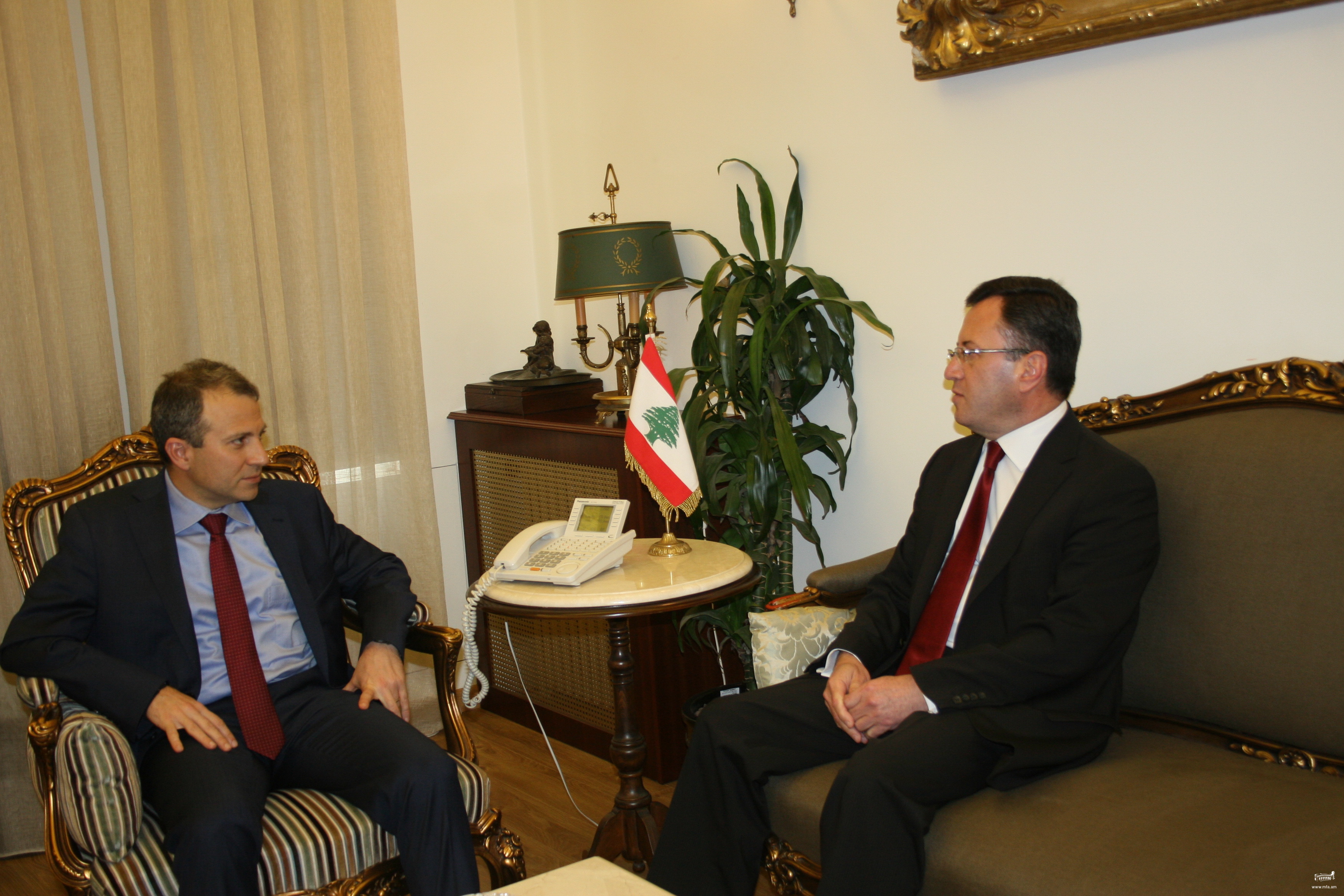 Դեսպան Մկրտչյանի հանդիպումը Լիբանանի արտգործնախարար Բասիլի հետ