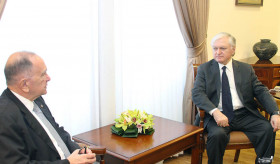 Էդվարդ Նալբանդյանն  ընդունեց ամերիկյան ականավոր դիվանագետ և քաղաքագետ Էդվարդ Ջերեջյանին