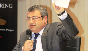 Դեսպան Սեյրանյանի դասախոսությունը Պրահայի Անգլո-Ամերիկյան համալսարանում