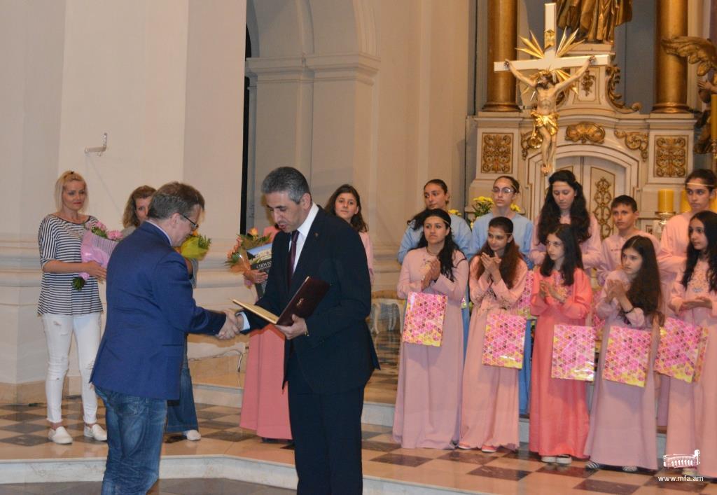 &laquo;Զորավոր մանկունք&raquo; մանկական հոգևոր երգչախմբի համերգը Վարշավայում