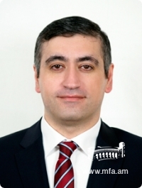 ՀՀ Նախագահի հրամանագիրը Արմեն Պապիկյանին ՀՀ արտաքին գործերի նախարարի տեղակալ նշանակելու մասին