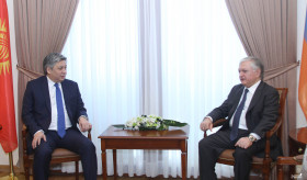 Հայաստանի արտգործնախարարը հանդիպեց Ղրղզստանի ԱԳ նախարարին