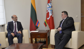 Դեսպան Մկրտչյանի հանդիպումը Լիտվայի ԱԳ նախարար Լինաս Լինկյավիչյուսի հետ