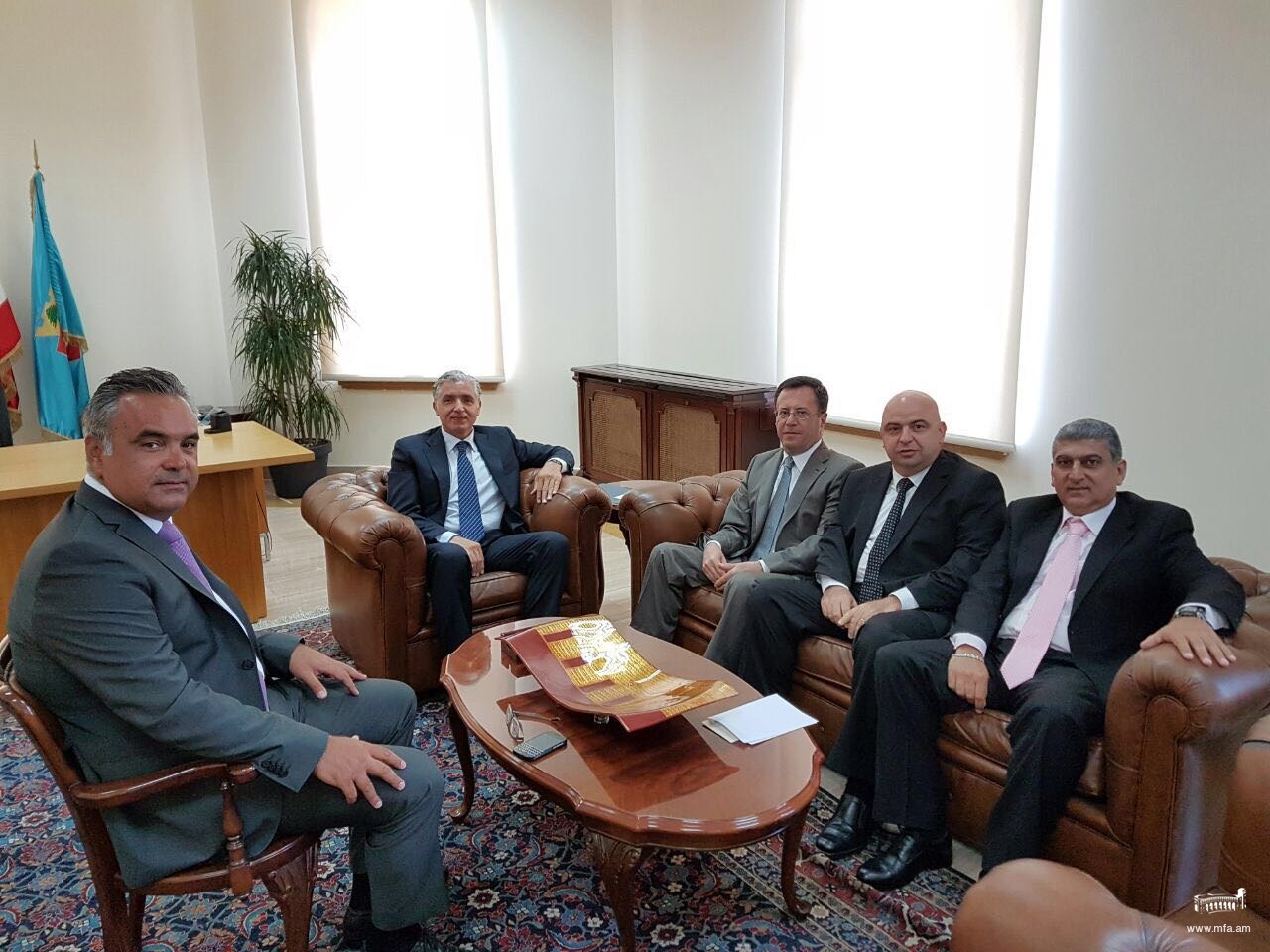 Դեսպան Մկրտչյանի հանդիպումը Բեյրութի քաղաքապետի հետ