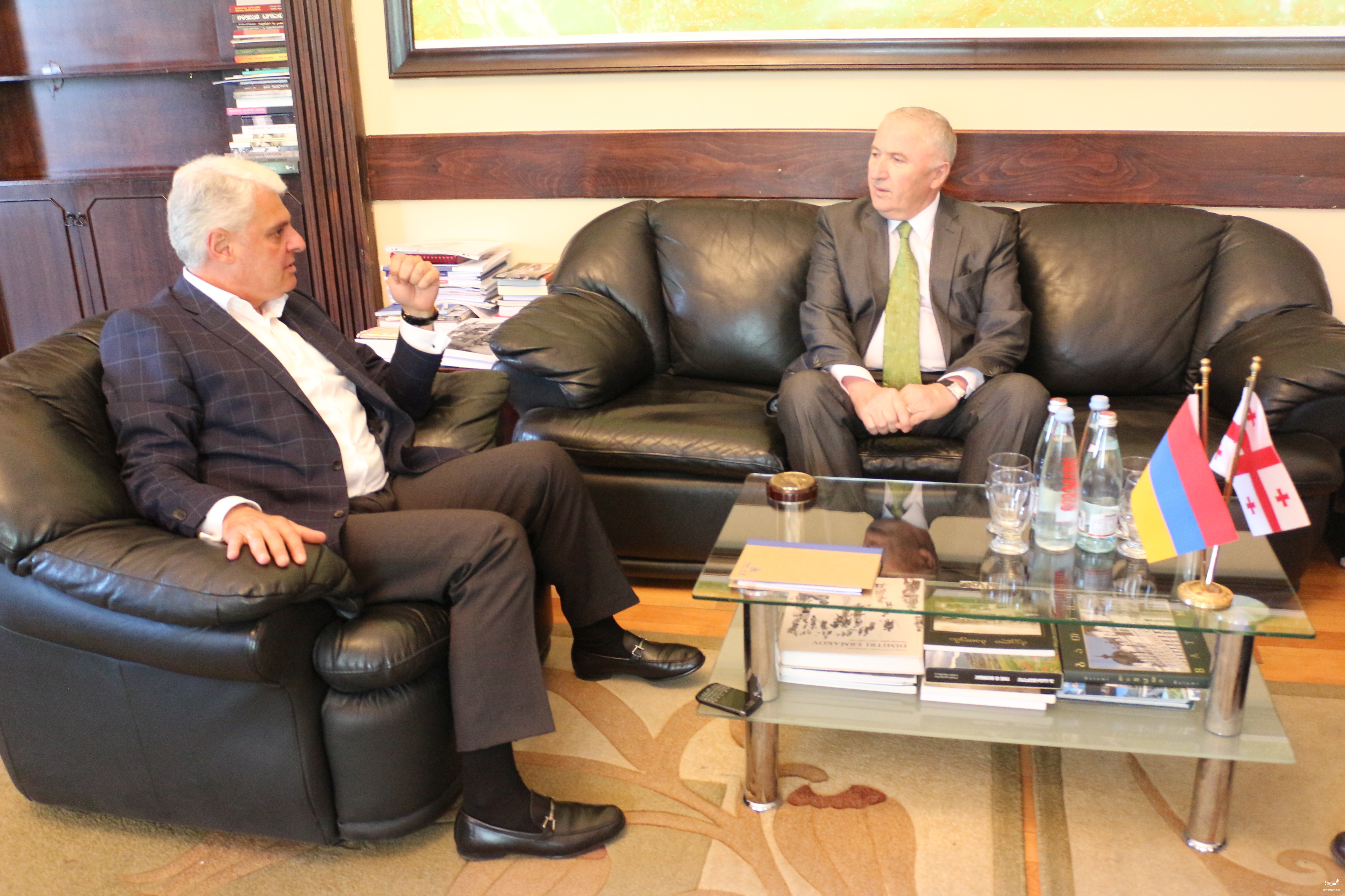 ՀՀ գլխավոր հյուպատոսի հանդիպումը Բաթումի քաղաքապետի հետ