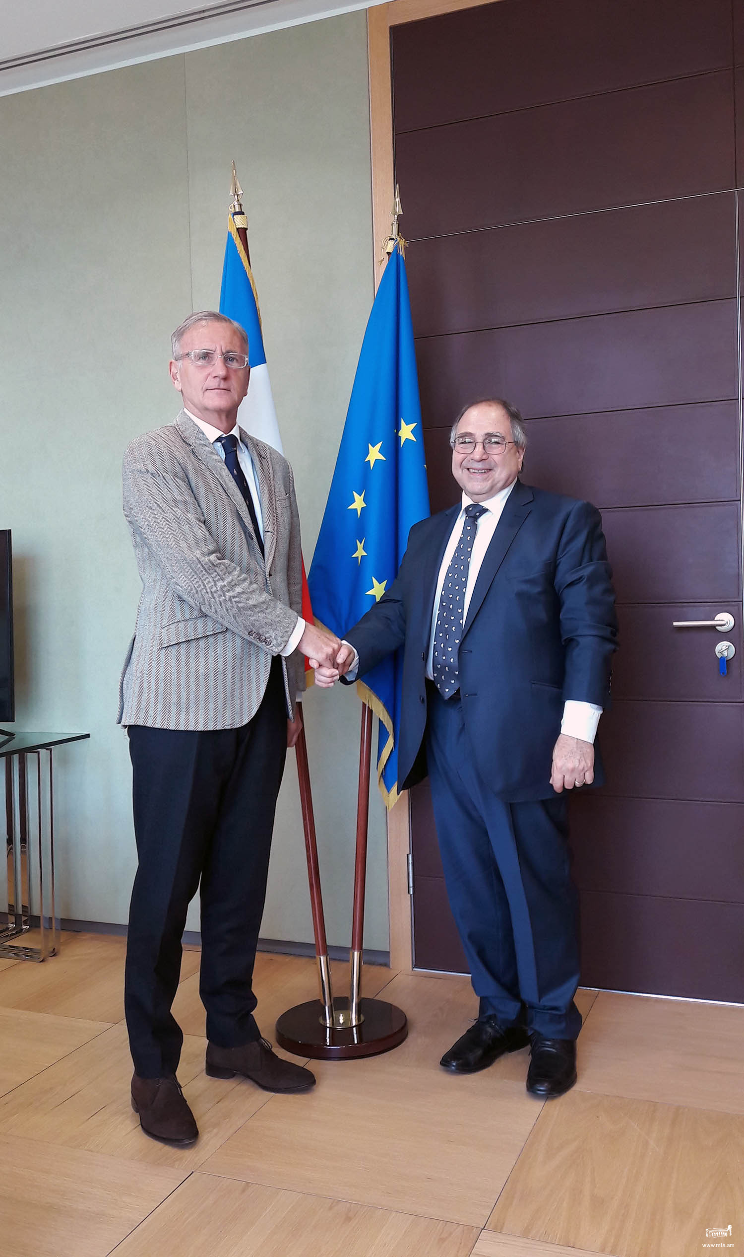 Rencontre entre l’Ambassadeur Christian TER-STEPANIAN et le Secrétaire d’Etat chargé du développement et de la Francophonie de la France