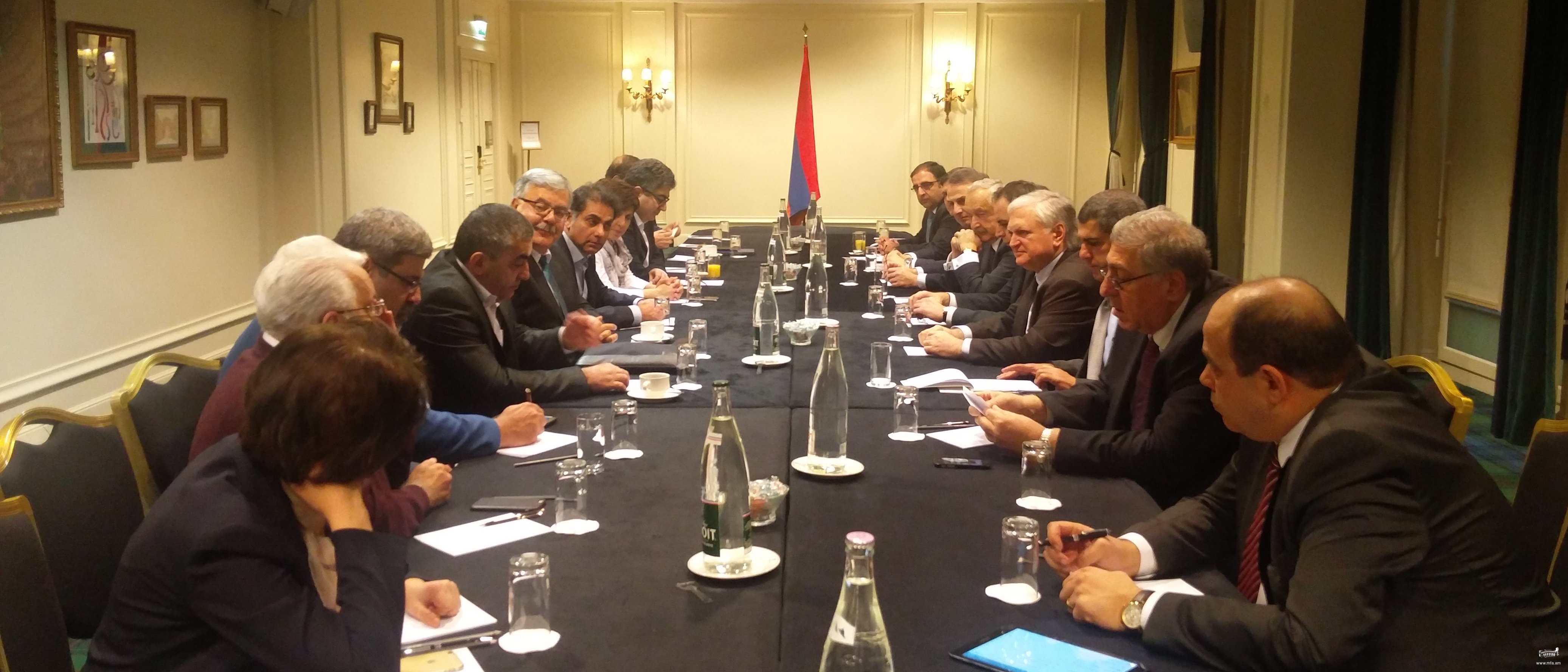 Edward Nalbandian had a meeting with the representatives of the ARFD Hay-Daht committees