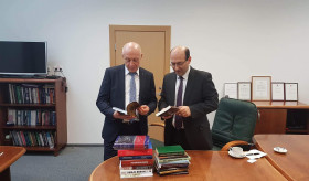 Դեսպան Մկրտչյանի հանդիպումը Լիտվայի Ազգային գրադարանի տնօրենի հետ