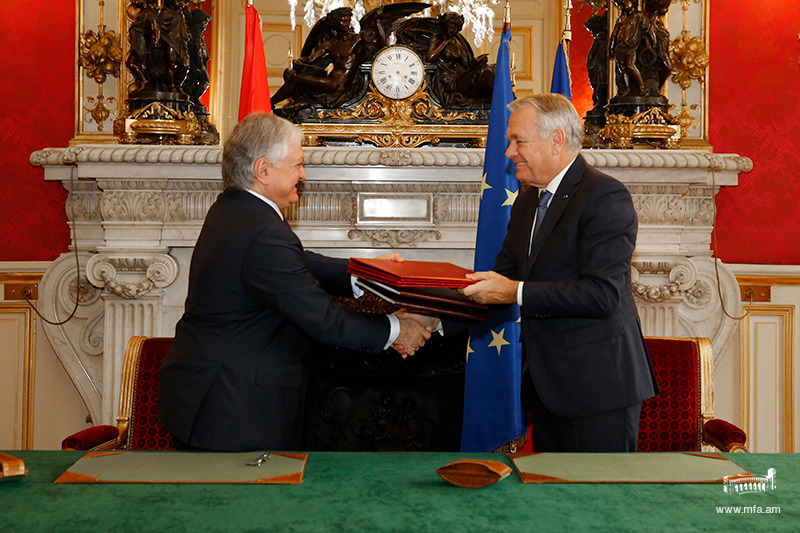 Le 25e anniversaire de l'établissement des relations diplomatiques entre l'Arménie et la France