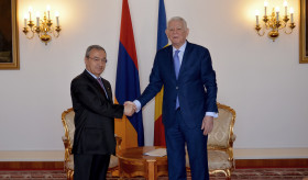 Դեսպան Գասպարյանի հանդիպումը Ռումինիայի ԱԳ նախարար հետ