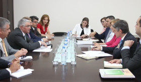 ԱԳ նախարարի տեղակալ Աշոտ Հովակիմյանի հանդիպումը ՄԱԶԾ քաղաքականության և ծրագրերի աջակցության գրասենյակի Կայուն զարգացման նպատակների ինտեգրման, խթանման և քաղաքականության մշակման աջակցության փորձագետների հետ