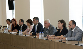 ԱԳ նախարարի տեղակալ Արմեն Պապիկյանն ընդունեց Ինդոնեզիայի Հանրապետության Ներկայացուցիչների պալատի փոխնախագահ, դոկտոր Ֆադլի Զոնի ղեկավարած պատվիրակությանը
