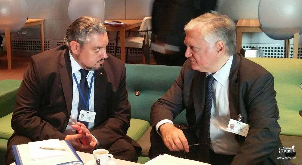 Foreign Minister of Armenia met with Foreign Minister of Moldova