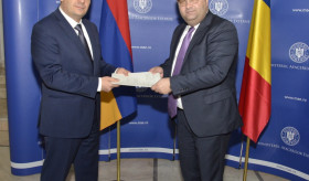Դեսպան Մինասյանն իր հավատարմագրերի պատճենը հանձնեց Ռումինիայի արտգործնախարարության պետքարտուղարին