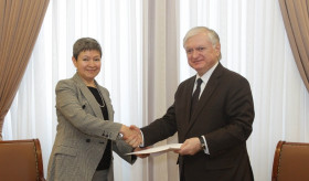 Մեքսիկայի նորանշանակ դեսպանը հավատարմագրերի պատճենը հանձնեց Հայաստանի արտգործնախարարարին
