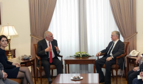 Հայաստանի ԱԳ նախարարն ընդունեց Լիոնի քաղաքապետին