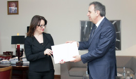 Ալբանիայի դեսպանն իր հավատարմագրերի պատճենը հանձնեց