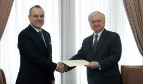 Իտալիայի նորանշանակ դեսպանն իր հավատարմագրերի պատճենը հանձնեց Հայաստանի արտգործնախարարին