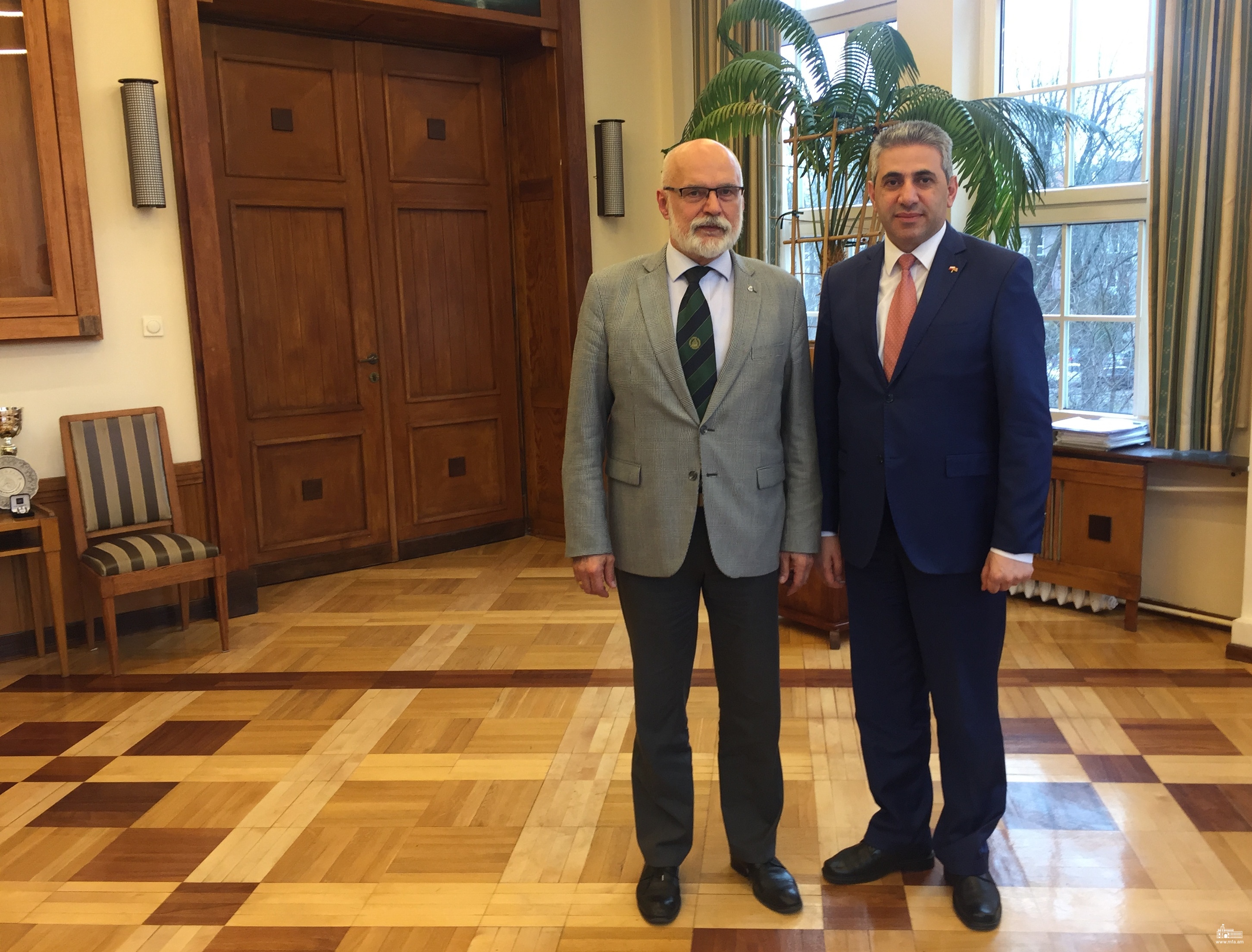 Դեսպան Ղազարյանի և ԼՀ Սենատի արտաքին հարաբերությունների և Եվրոպական Միության հարցերի հանձնաժողովի նախագահի հանդիպումը