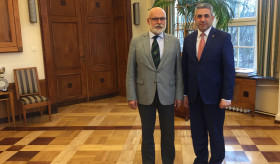 Դեսպան Ղազարյանի և ԼՀ Սենատի արտաքին հարաբերությունների և Եվրոպական Միության հարցերի հանձնաժողովի նախագահի հանդիպումը
