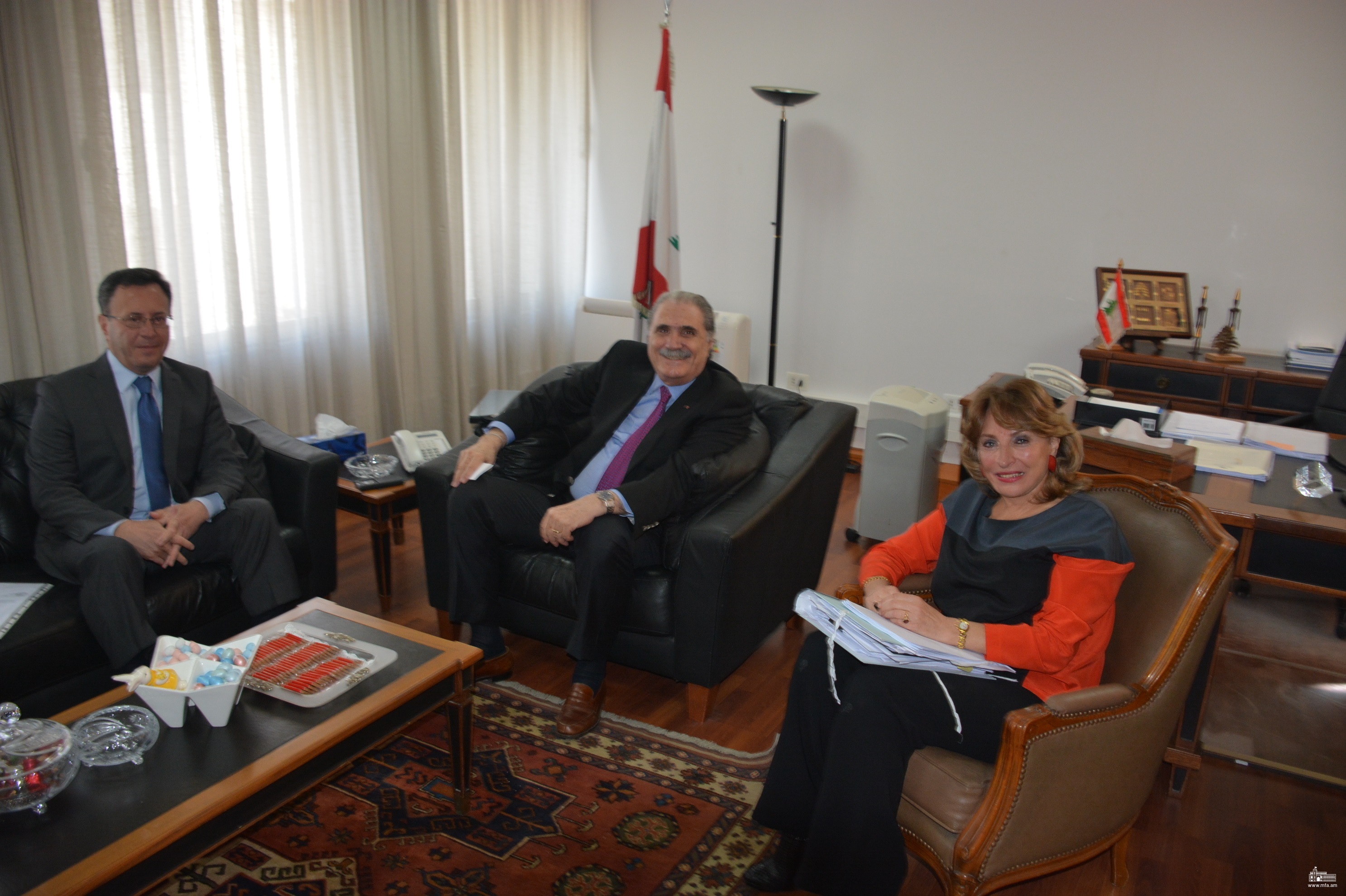 Դեսպան Մկրտչյանի հանդիպումը Լիբանանի Արդարադատության նախարար Սալիմ Ժրեյսատիի հետ