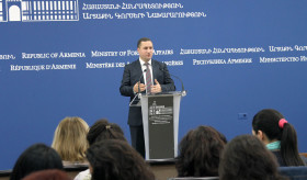 ԱԳՆ մամուլի խոսնակ Տիգրան Բալայանի ճեպազրույցը լրագրողների հետ