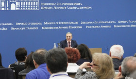 Le Ministre des Affaires étrangères d’Arménie a eu une rencontre avec les participants du 9e Forum pan-arménien des journalistes