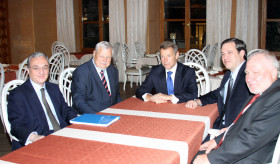 Le Ministre des Affaires étrangères d’Arménie a reçu les Coprésidents du Groupe de Minsk