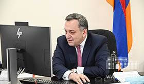 ԱԳ նախարարի տեղակալ Ավետ Ադոնցը տեսակապի ձևաչափով զրույցն ԵՄ արտաքին գործողության եվրոպական ծառայության գլխավոր քարտուղարի քաղաքական հարցերով տեղակալ Էնրիկե Մորա Բենավենտեի հետ