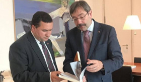 Նիդերլանդներում Հայաստանի դեսպանի հանդիպումը Լիմբուրգի նահանգապետի հետ