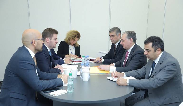 Встреча Министра иностранных дел Зограба Мнацаканяна с и.о. Министра иностранных дел Албании Гентом Чакаем
