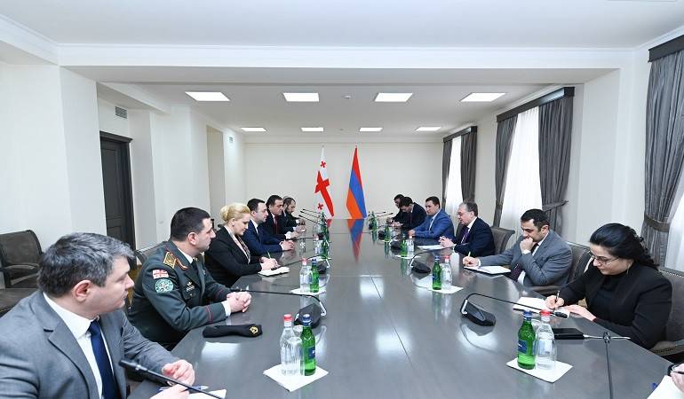 Foreign Minister Zohrab Mnatsakanayan met with Irakli Garibashvili, the Minister of Defense of Georgia