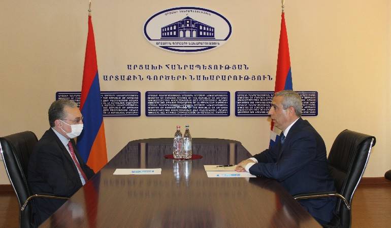 Zohrab Mnatsakanyan's meeting with Masis Mayilyan