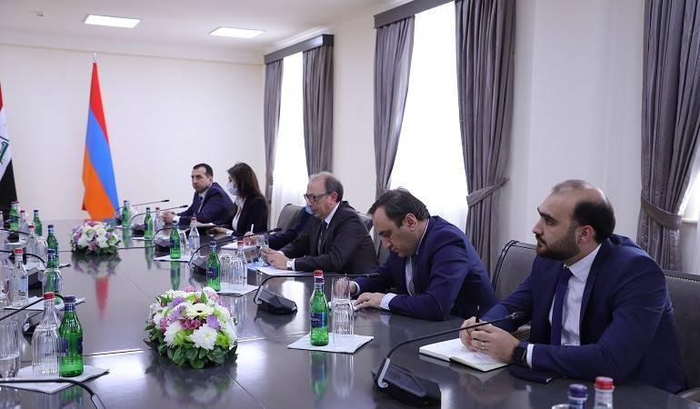 Foreign Minister of Armenia met with the Minister of Defense of Iraq
