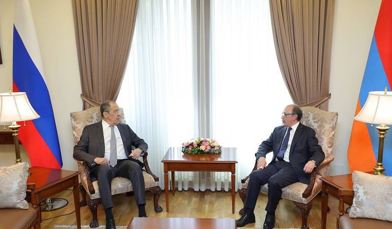 Acting Minister of Foreign Affairs of the Republic of Armenia Ara Aivazian met with Minister of Foreign Affairs of the Russian Federation Sergey Lavrov