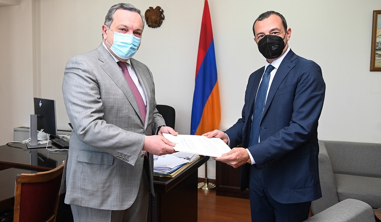 The Ambassador of Italy presented the copy of his credentials to the Deputy Foreign Minister