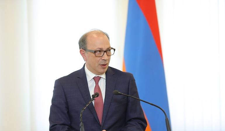 ԱԳ նախարարի պաշտոնակատար Արա Այվազյանի հանդիպումը ԱԳՆ անձնակազմի հետ