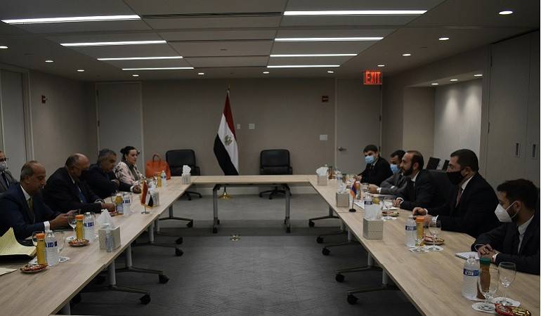 Ararat Mirzoyan met with the Foreign Minister of Egypt