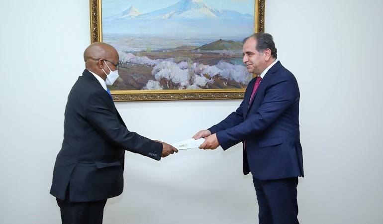 Newly appointed Ambassador of the Republic of Sierra Leone presented the copy of his credentials to the Deputy Foreign Minister