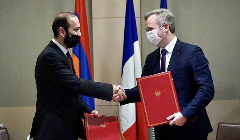 Ararat Mirzoyan et Jean-Baptiste Lemoyne ont signé "La feuille de route de la coopération économique arméno-française"