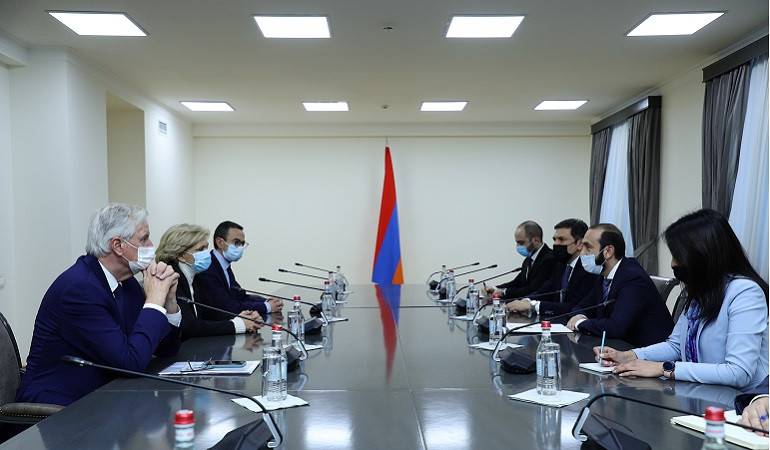 Le ministre des Affaires étrangères de la République d'Arménie a reçu la présidente du Conseil régional d'Ile-de-France de France
