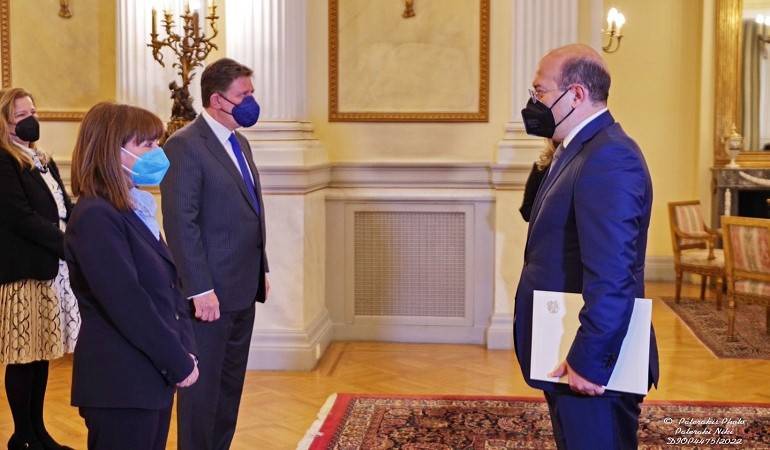 Դեսպան Մկրտչյանն իր հավատարմագրերն է հանձնել Հունաստանի Հանրապետության նախագահին