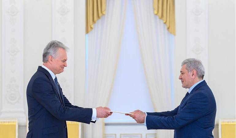 Ambassador Hovhannes Igityan handed over the credentials to Gitanas Nausėda, the President of the Republic of Lithuania