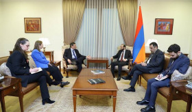 Foreign Minister of Armenia Ararat Mirzoyan meets with OSCE Minsk Group US Co-Chair Andrew Schofer