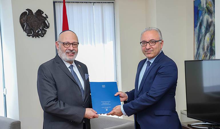 The newly appointed Ambassador of Israel presented the copy of his credentials to the Deputy Foreign Minister of Armenia