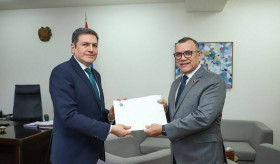 The newly-appointed Ambassador of Venezuela handed over a copy of his credentials to the Deputy Foreign Minister of Armenia