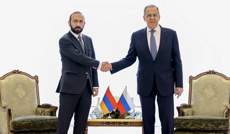 The tête-à-tête meeting between the Foreign Ministers of Armenia and Russia