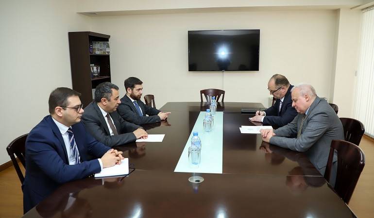 Заместители министра иностранных дел Армении приняли посла России