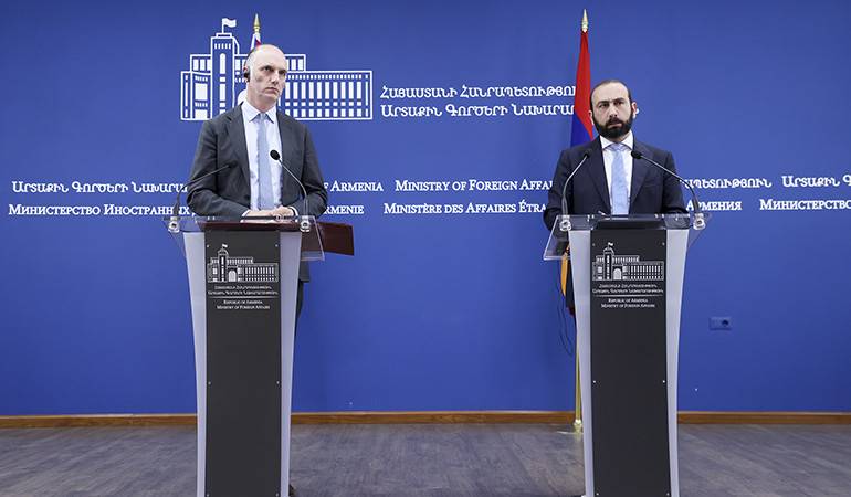 ՀՀ արտաքին գործերի նախարար Արարատ Միրզոյանի հայտարարությունը մամուլի համար և պատասխանը լրագրողի հարցին Միացյալ Թագավորության՝ Եվրոպայի հարցերով նախարարի հետ համատեղ մամուլի ասուլիսի ժամանակ