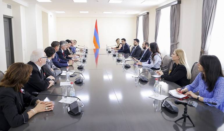 Meeting of Ararat Mirzoyan with the Parliamentary Delegation of Argentina